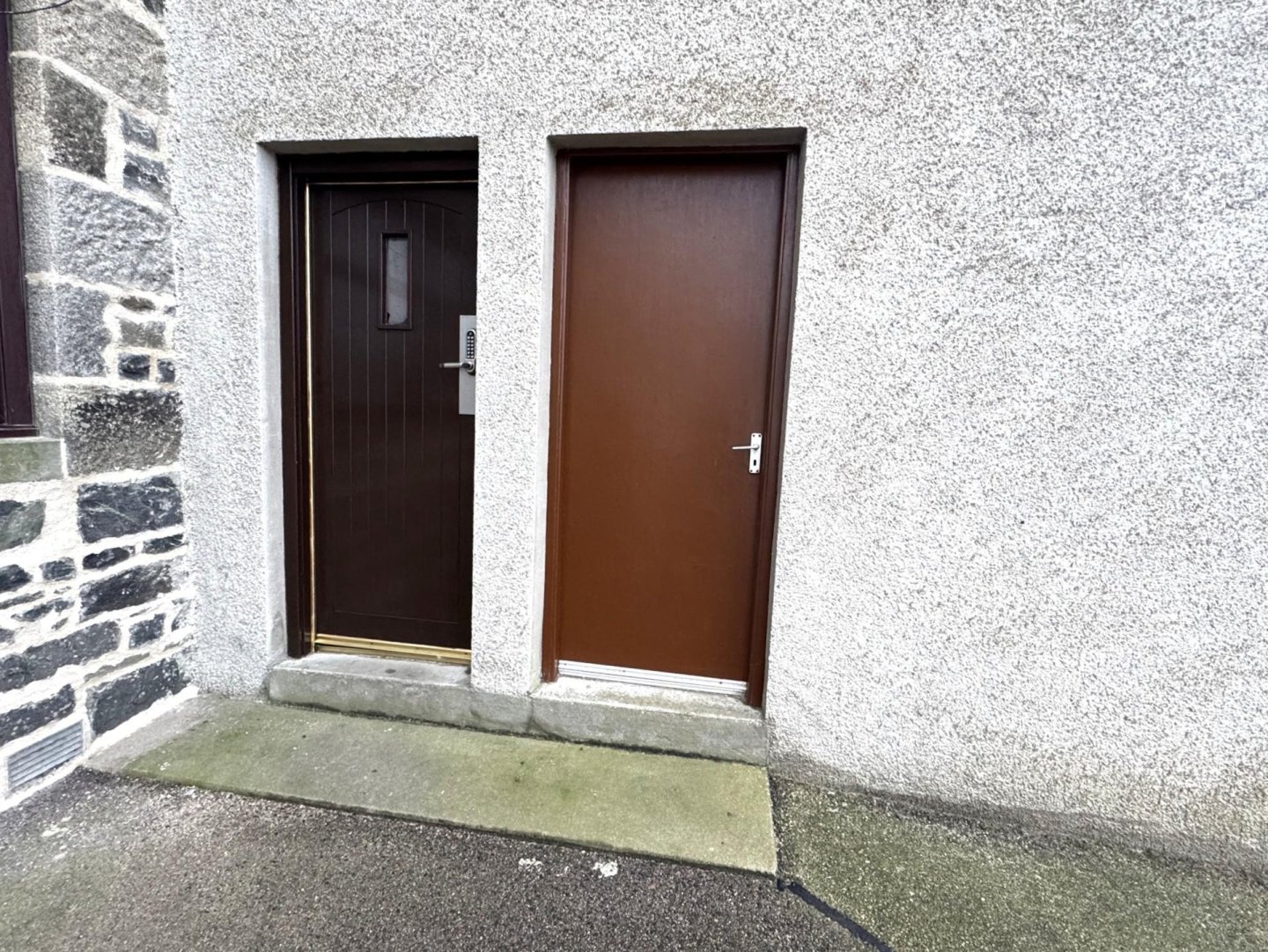 ENTRANCE DOOR TO BUILDING