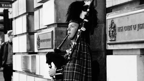 Picture High Court of Justice. Image by Nordisch from pixabay.com